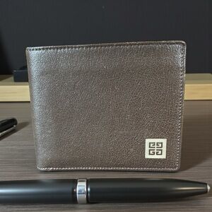 Givenchy Leather Bifold Wallet – Brown – Excellent Condition